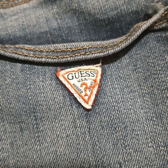 Medium Rise Curvy Skinny Guess Jeans - Picture 9 of 10